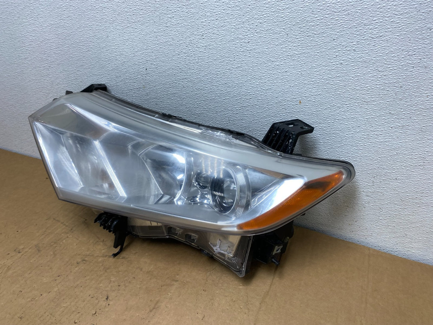 2012 to 2017 Nissan Quest Left Driver LH Side Headlight Halogen AC8560 DW1