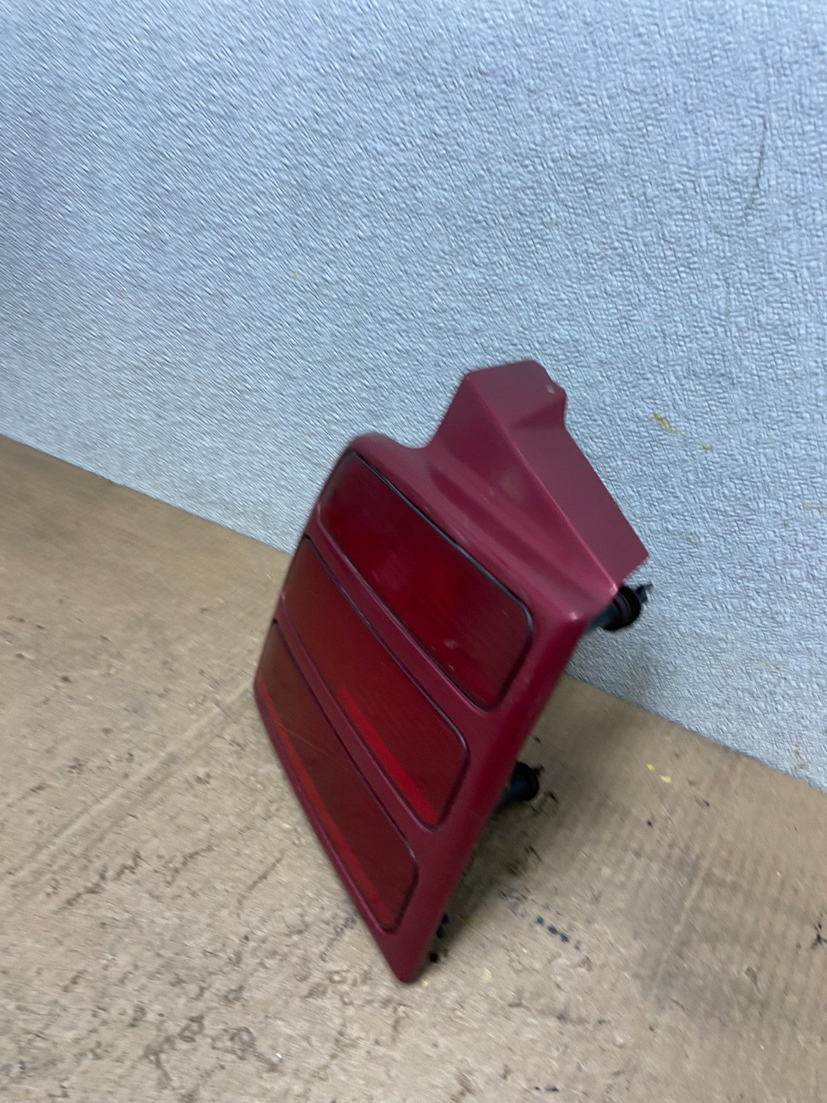 1991-1996 Oldsmobile Cutlass Ciera Left Driver LH Side Tail Light OEM AA8293 DG1
