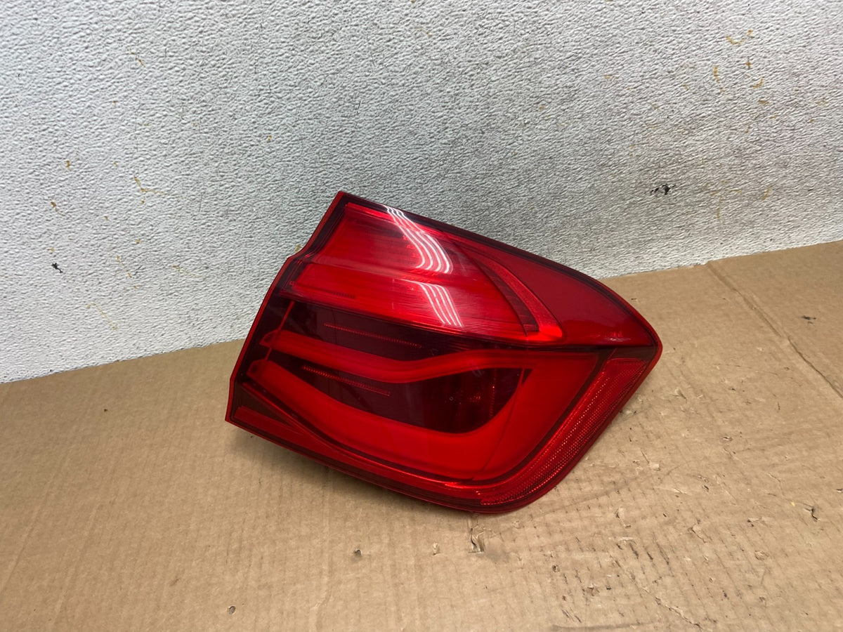 2016 to 2018 BMW 3 328i 330i F30 Right Passenger RH Tail Light AI4609 DW0