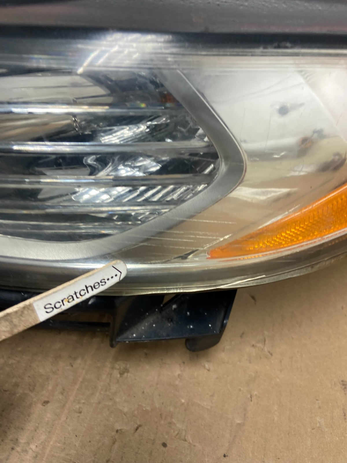 2013 to 2016 Ford Fusion Left Driver Lh Side Headlight Oem AB6654 DW3