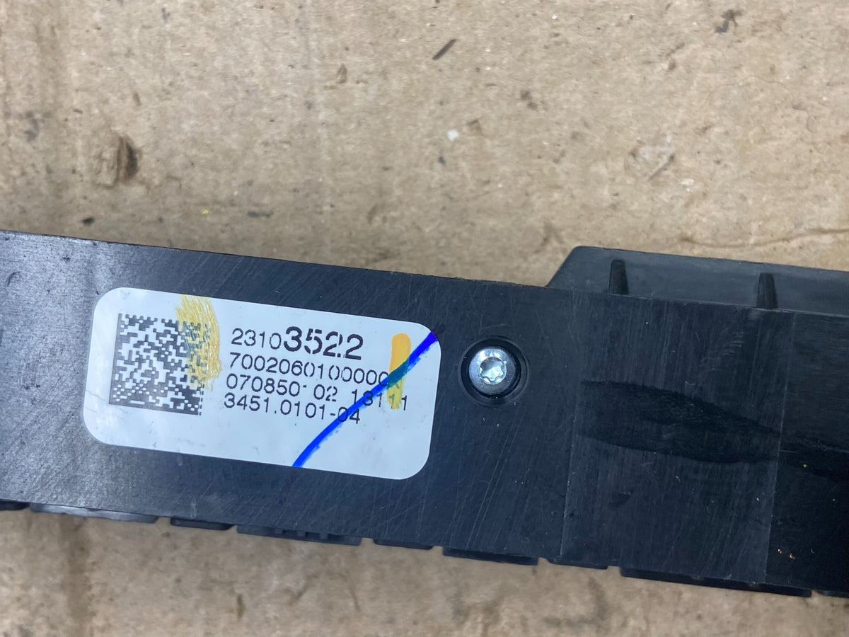 2013 - 2017 Buick Enclave Center Dash Hazard Waring Multi Switch AH5342 DG5
