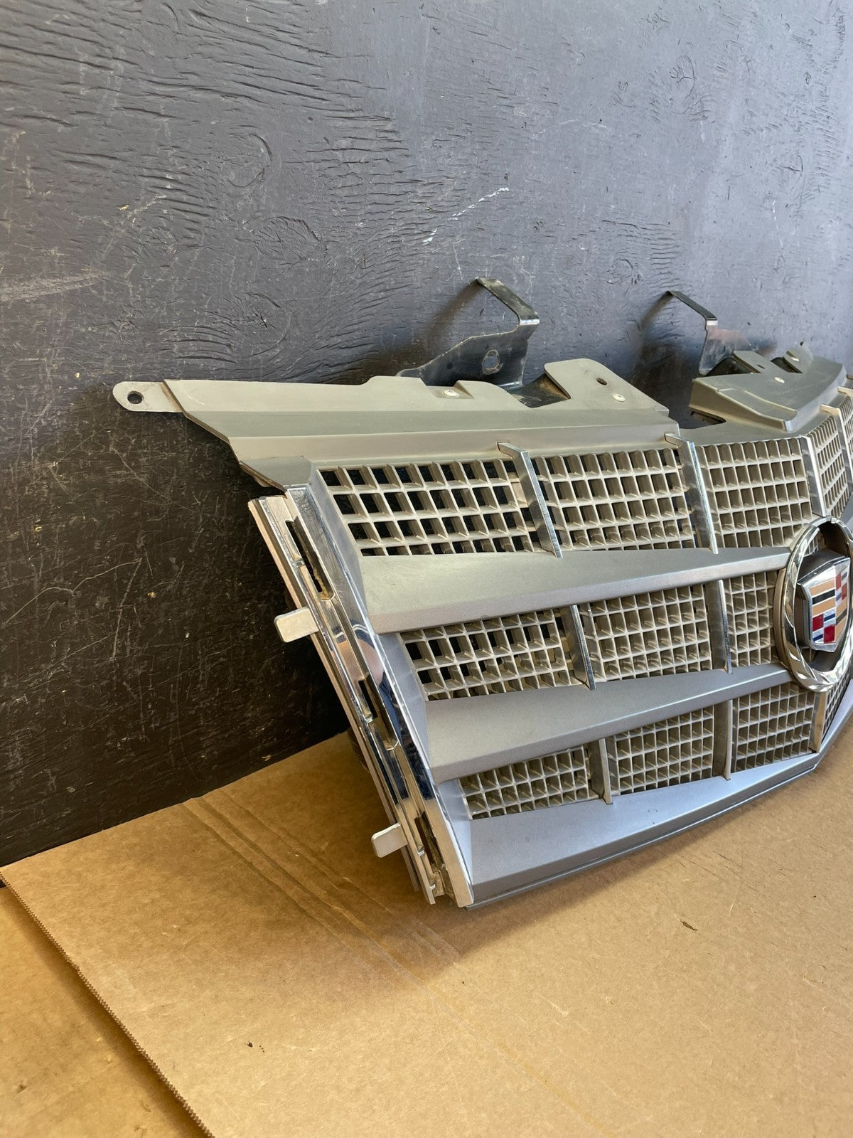 2008 to 2011 Cadillac CTS Front Upper Radiator Grille Grill ad0051 DG2