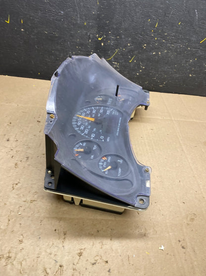 2001 to 2002 Chevrolet Express Speedometer Cluster Gauge U4764 DG4