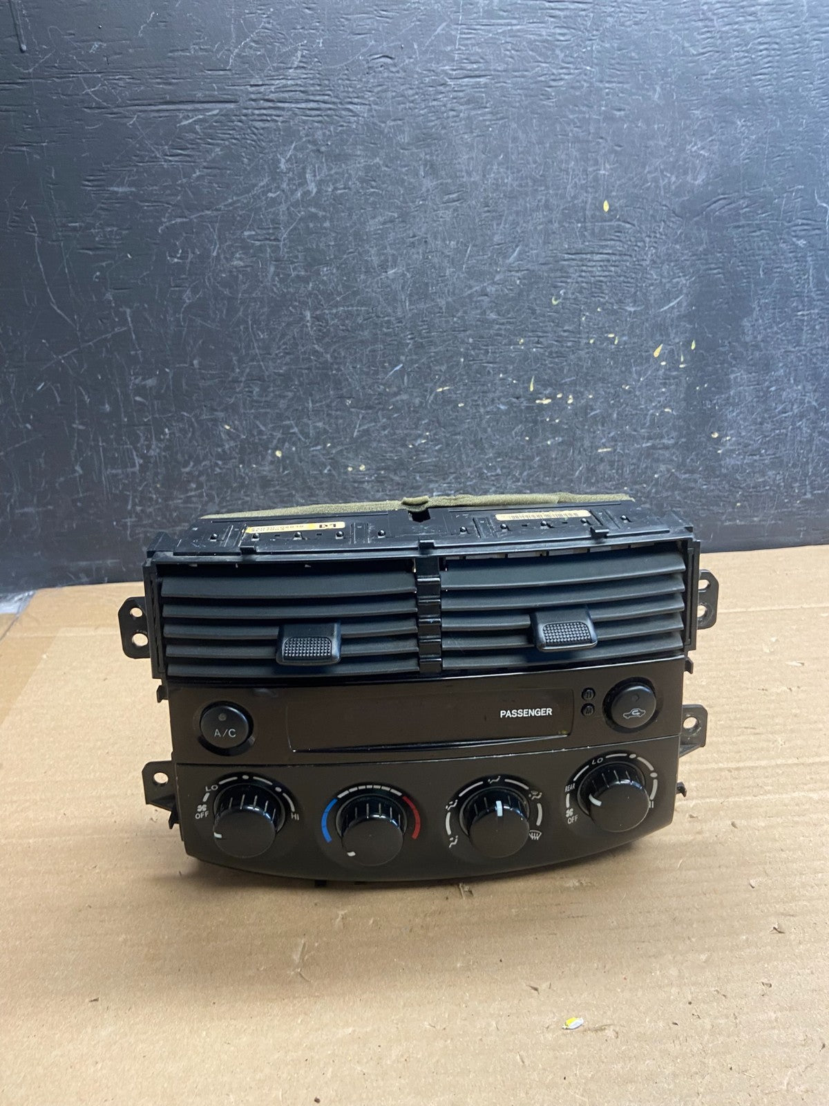 2004-2005 Toyota Sienna AC Climate Heater Temperature Control Air Vent AG5164 DG0