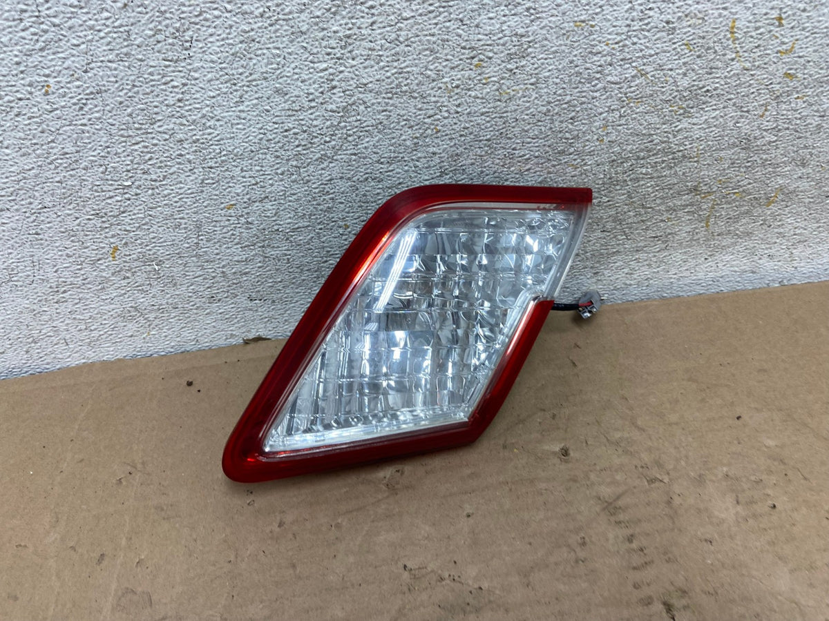 2007-2009 Toyota Camry Hybrid Right Passenger Side Inner Tail Light AH95130