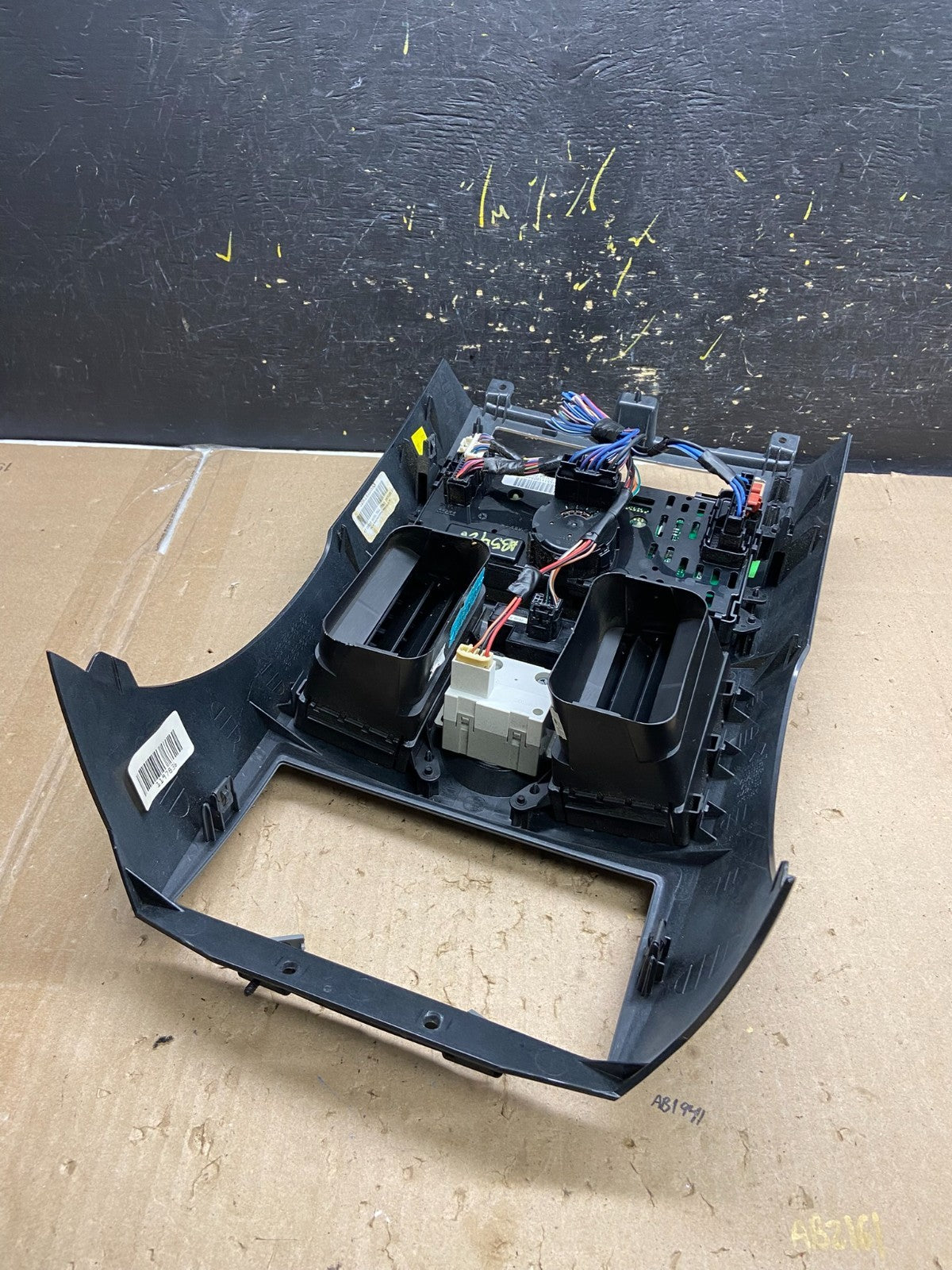 2008-2010 Chrysler Town Country Climate Control Panel Center Dash Trim AB5428 DG4