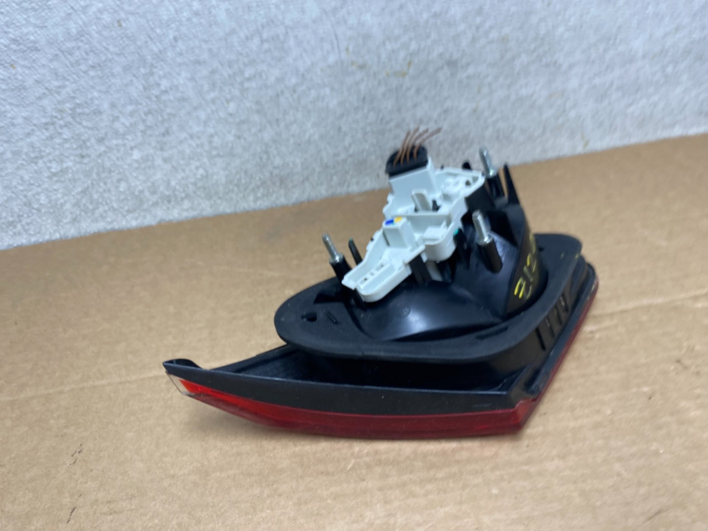 2009-2012 Volkswagen CC Right Passenger RH Side Tail Light Inner Trunk Z1298 DW4