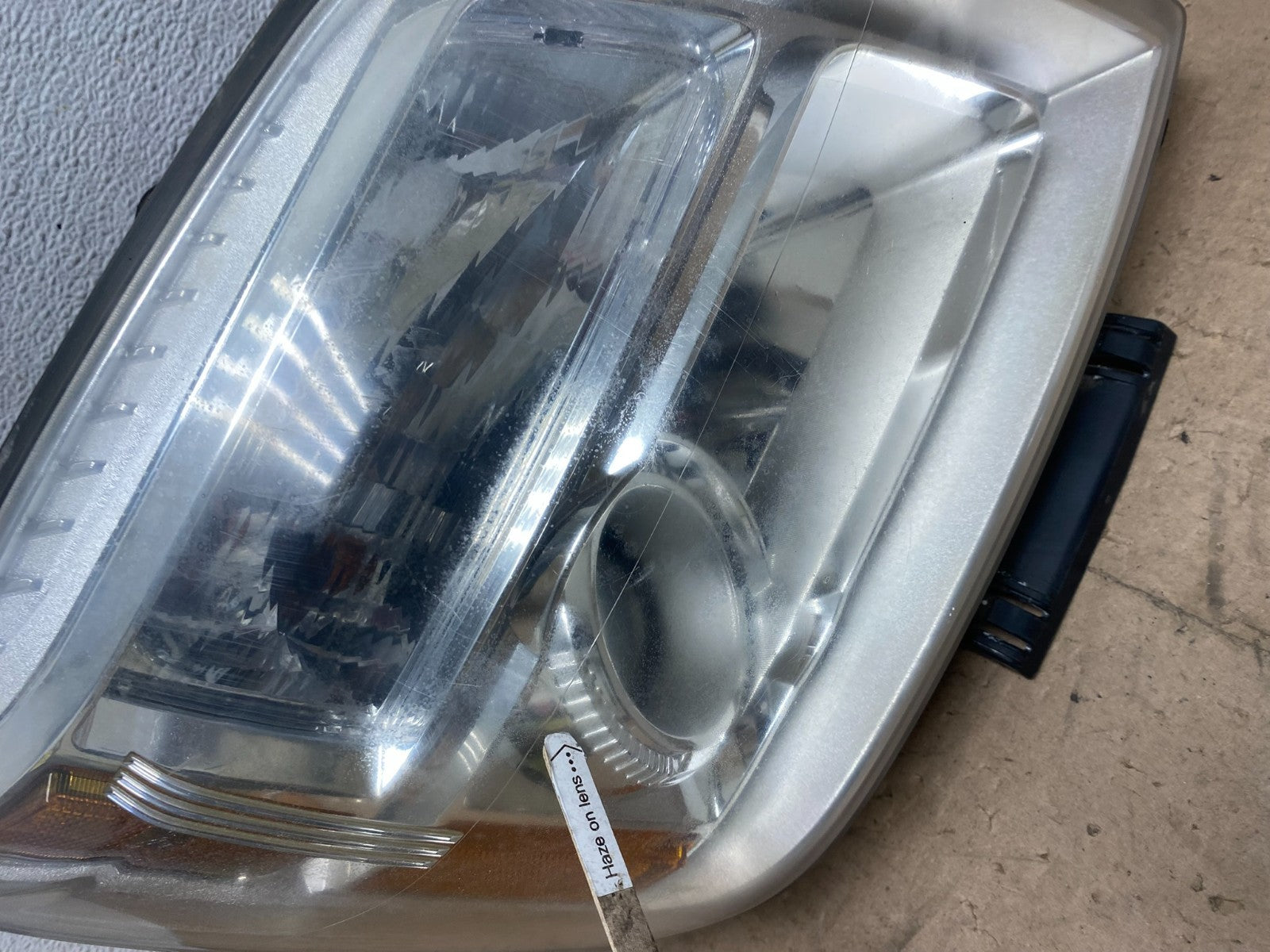 2010 to 2015 GMC Terrain Halogen Passenger Right Rh Side Headlight AG5550 DW4