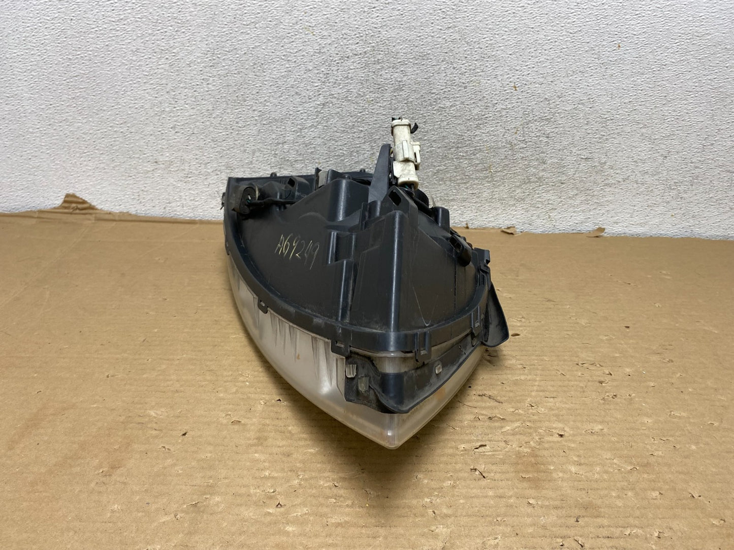 2004 - 2007 Ford Freestar Left Driver LH Side Headlight Halogen AG9249 DW7