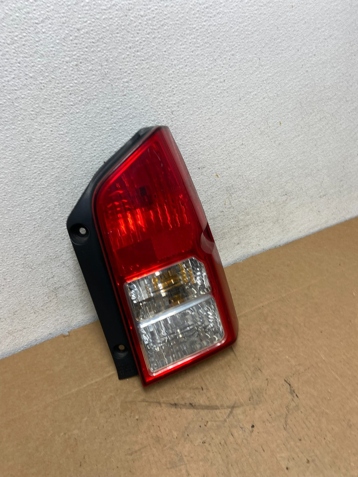 2005 to 2012 Nissan Pathfinder Right Passenger RH Side Tail Light AD6047 DW2