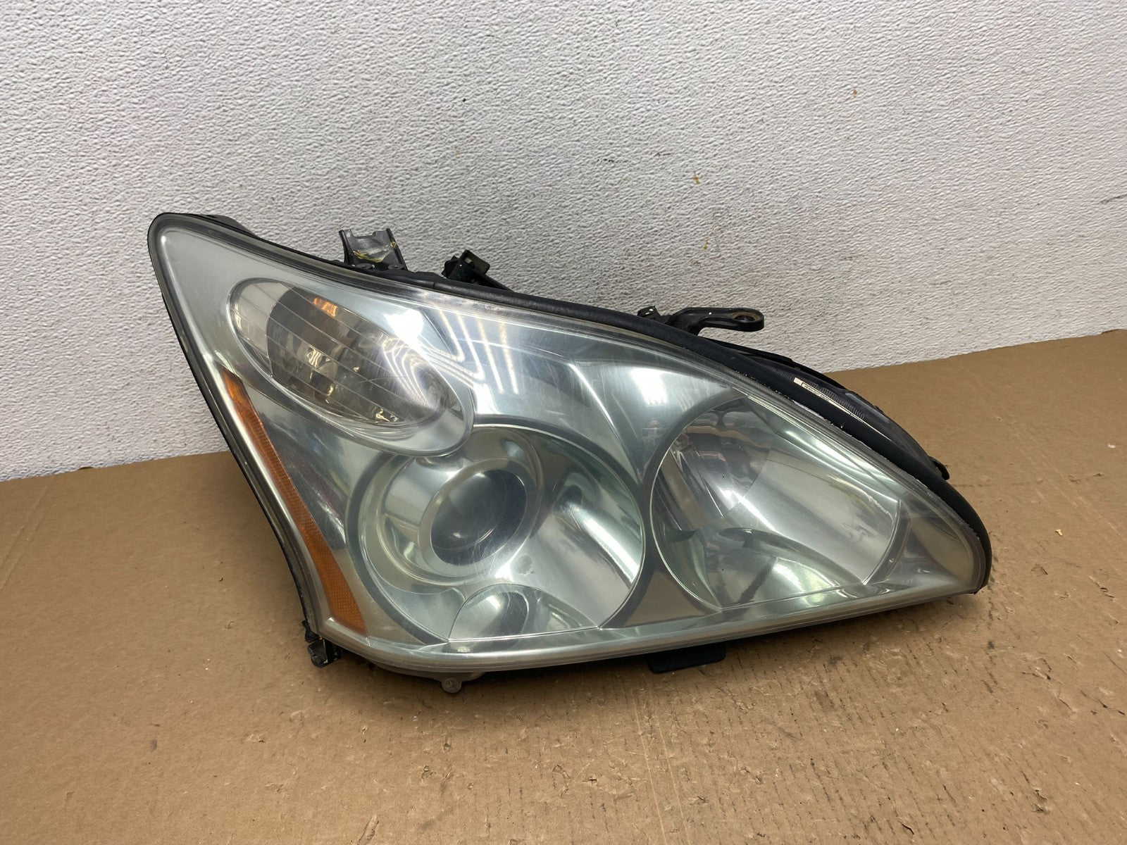 2004 - 2009 Lexus RX330 RX350 Xenon Right Passenger Side Headlight AD8125 DW0