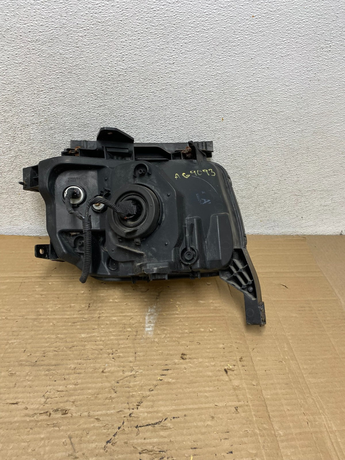 2003 to 2006 Honda Element Left Driver Lh Side Headlight AG9093 DW6