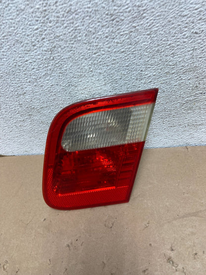 1998 - 2001 BMW 3 325i E46 Series Right Passenger Inner Tail Light AG5593 DG0