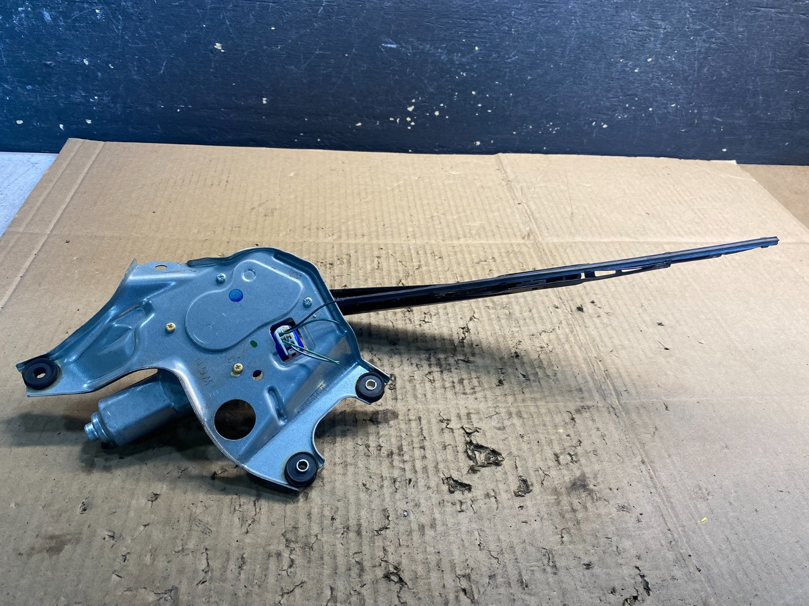 2010 to 2014 Subaru Legacy Outback Rear Wiper Motor AA75815