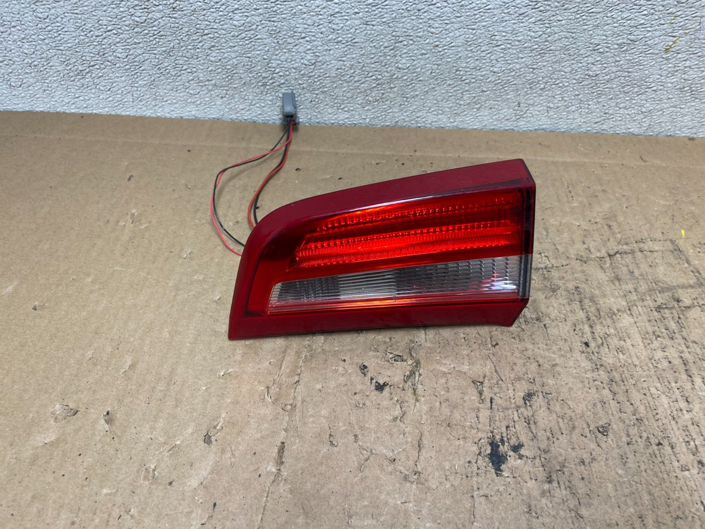 2011 to 2017 Volvo S60 Right Passenger RH Inner Tail Light OEM S1017 DW0
