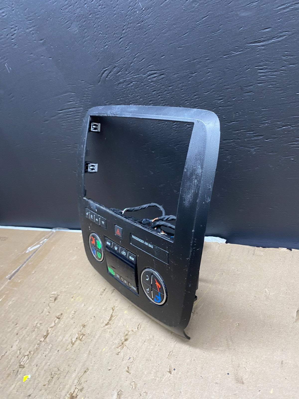 2008 to 2012 Buick Enclave AC Heater Climate Control Unit OEM AB5625 DG3
