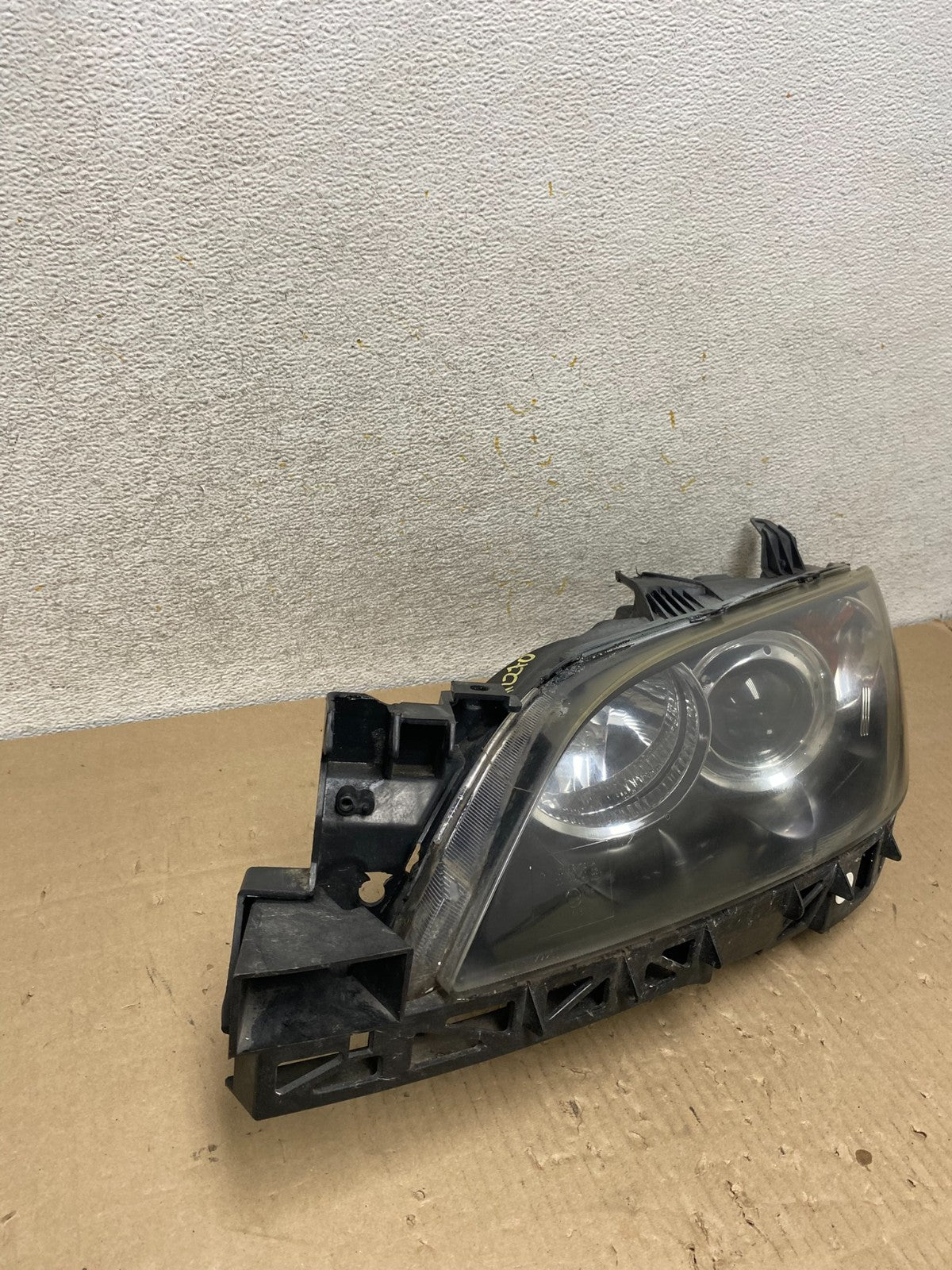 2004 to 2009 Mazda 3 Sedan Left Driver LH Side Headlight AI2270 DW2