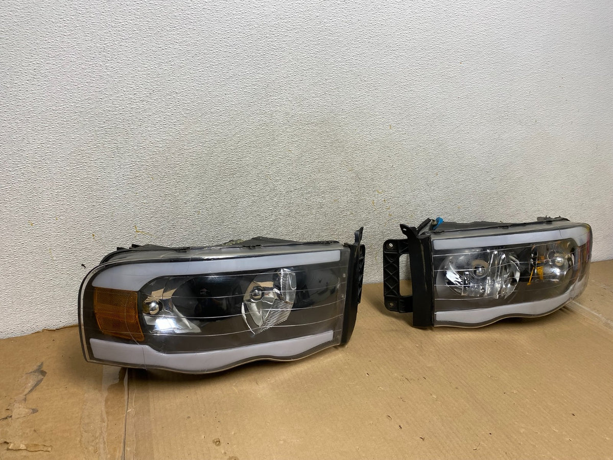 2002 to 2005 Dodge Ram Left+Right Side LED Headlights AH3005 DG1