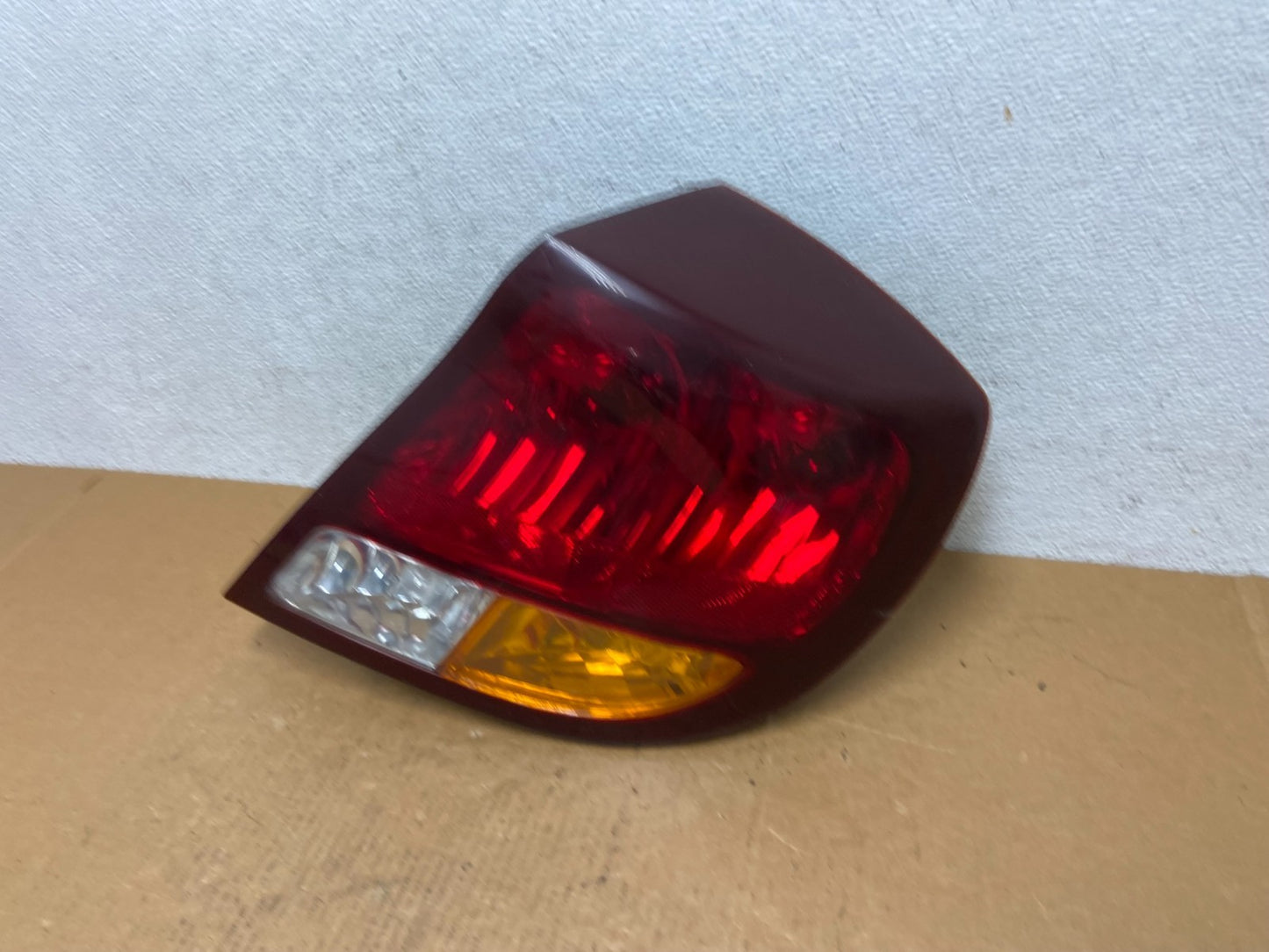 2001 to 2003 Oldsmobile Aurora Right Passenger RH Side Tail Light ad9207 DG1