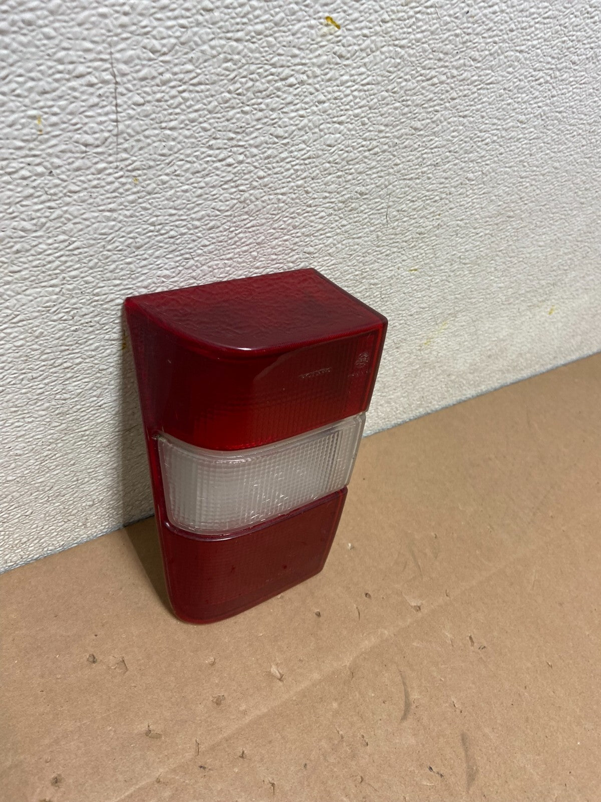 1993 to 1994 Volvo 850 Sedan Right Passenger RH Side Inner Tail Light E1048 OEM2