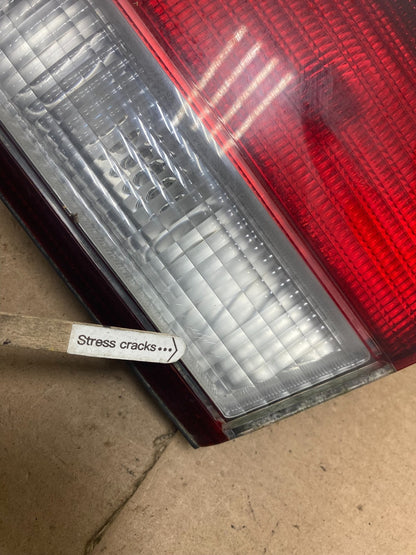 1997 1998 1999 Nissan Maxima Right Passenger RH Inner Tail Light Oem P5143 DW3