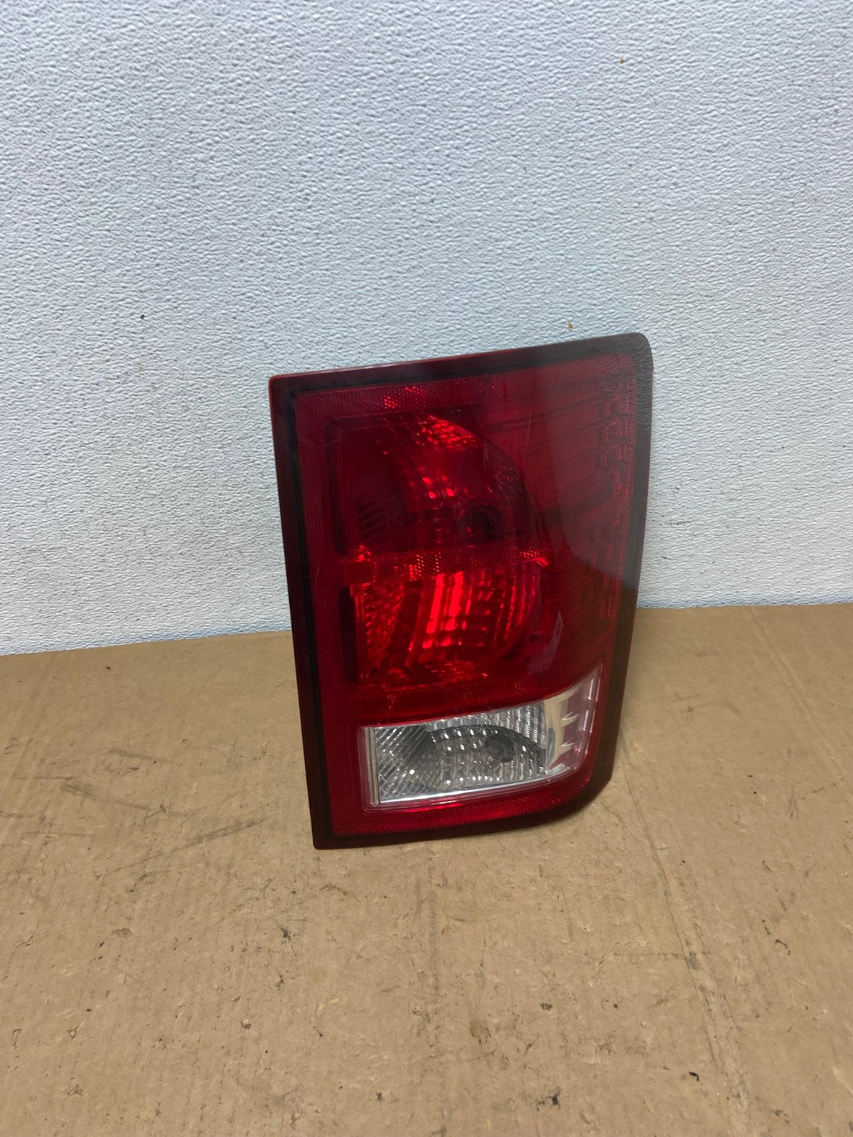 2007 2008 2009 2010 Jeep Grand Cherokee Right Passenger Tail Light AD1219 LK0