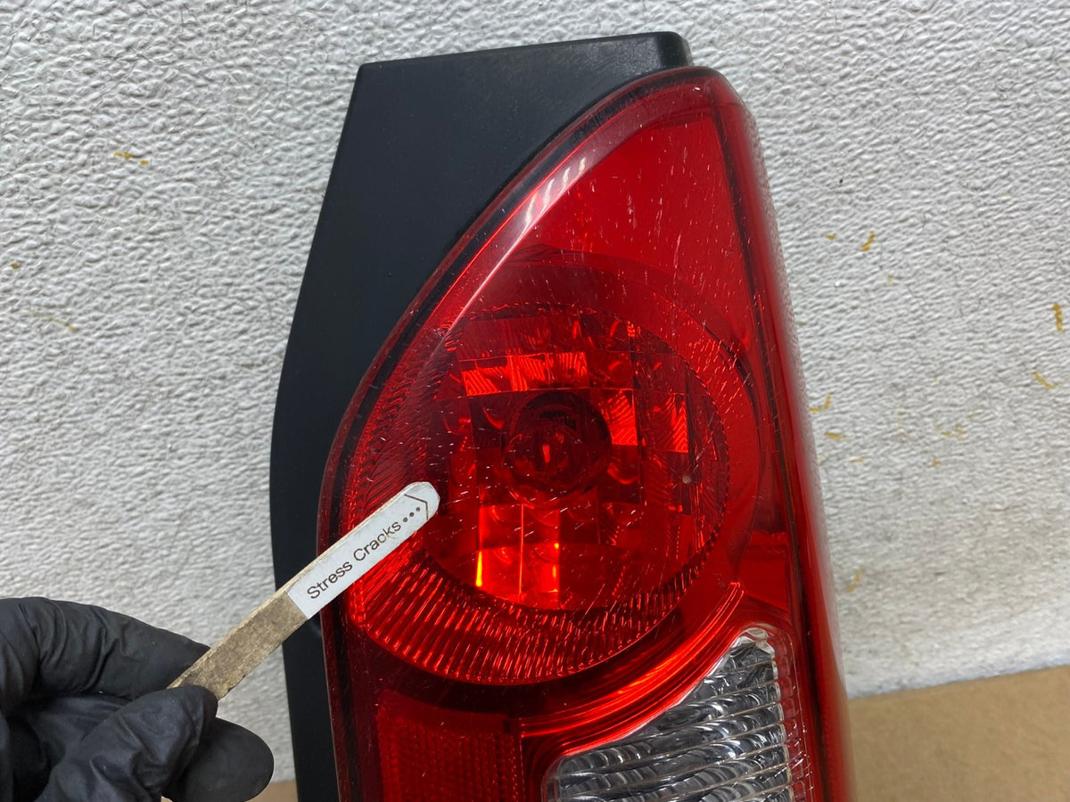 2005 to 2015 Nissan Xterra Right Passenger Rh Side Tail light AH7986 LK3