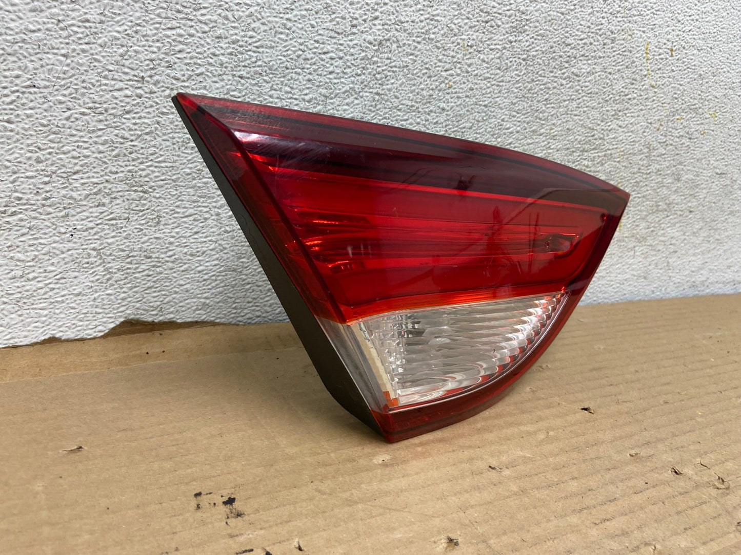 2015 to 2017 Chrysler 200 Sedan Left Driver Side Inner Tail Light AH0605 LK1