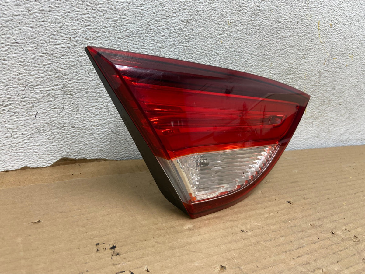 2015 to 2017 Chrysler 200 Sedan Left Driver Side Inner Tail Light AH0605 LK1