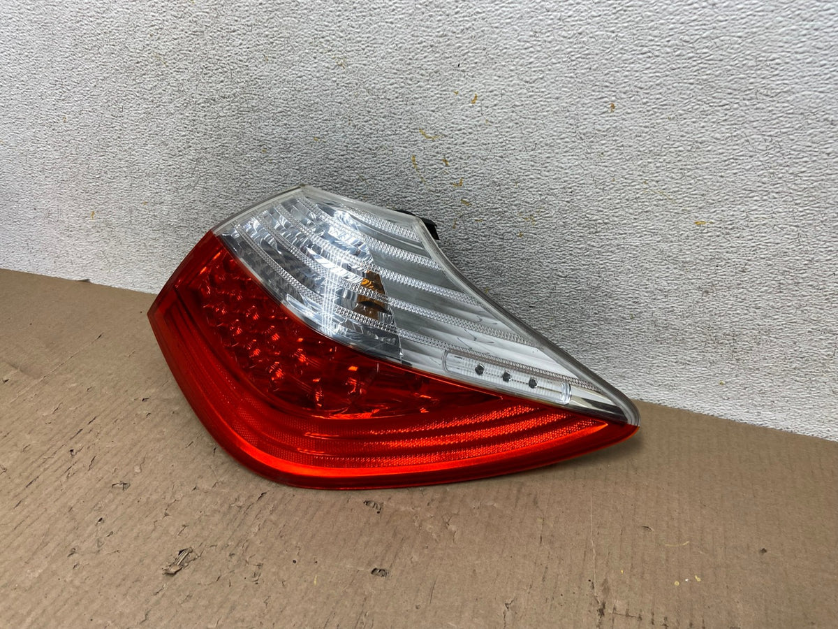 2009-2011 Hyundai Genesis Sedan Right Passenger RH Tail Light AH5875 LK2