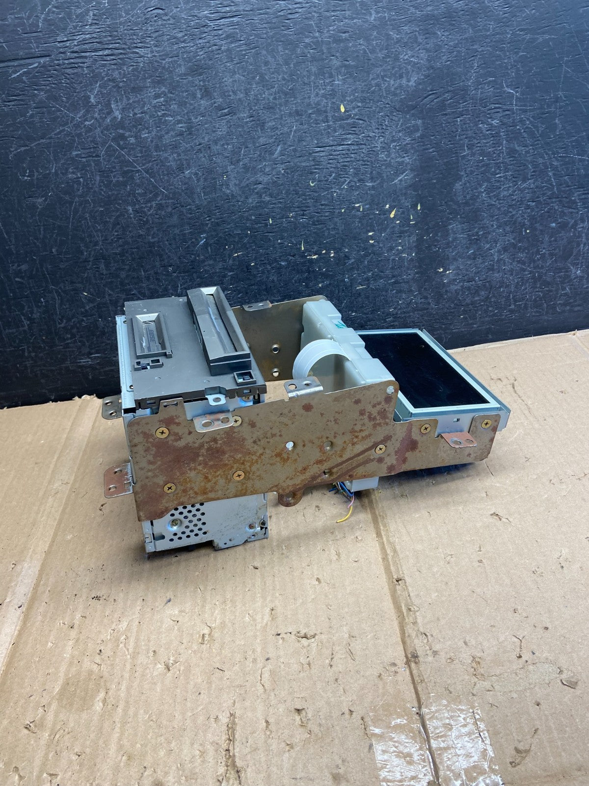 2004 - 2005 Nissan Maxima Screen Radio CD Navigation AI2856 DG2