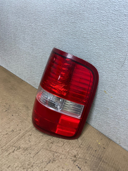 2004 to 2008 Ford F150 F-150 Right Passenger RH Side Tail Light Oem AA8387 LK1