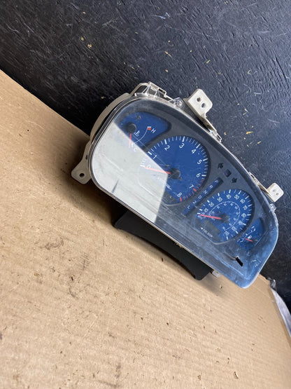 2001 2003 Toyota Sienna Speedometer Cluster Gauge ah3845 DG5