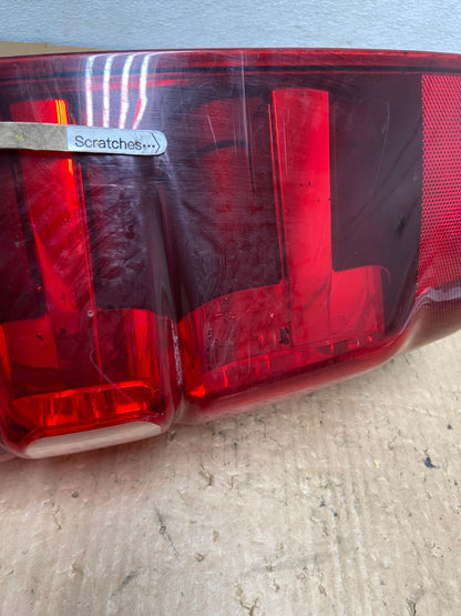 2007-2013 Chevrolet Avalanche Right Passenger RH Side Tail Light AC8303 LK3
