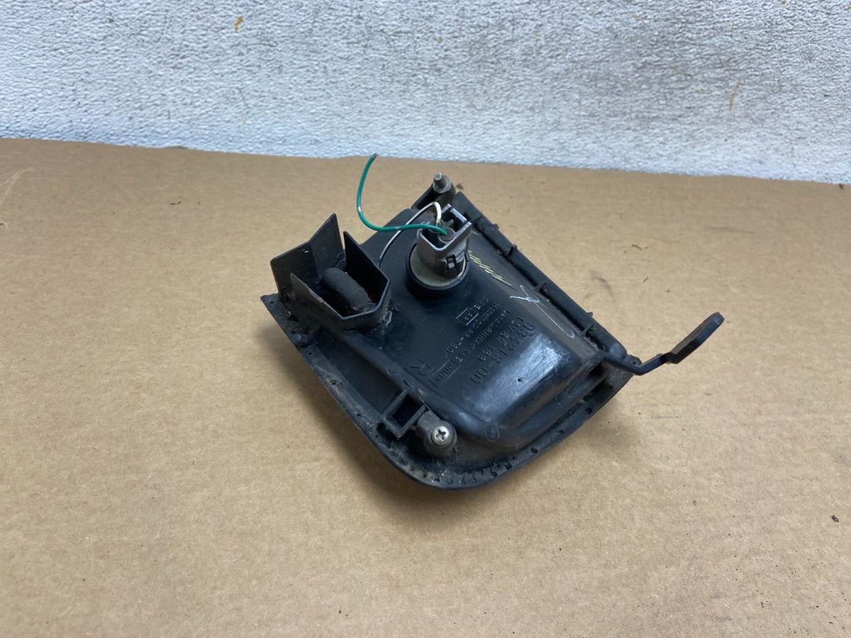 1995 - 1997 Toyota Avalon Right Passenger Front Turn Park Signal AH4407 DG4