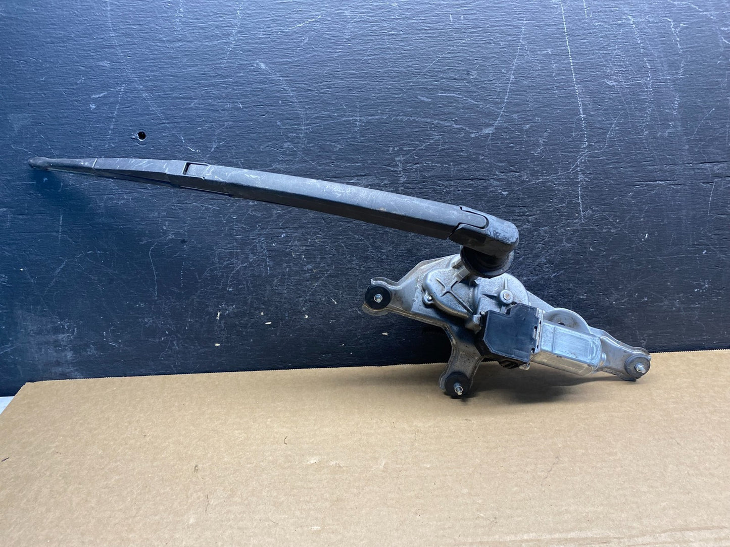 2004 to 2009 Lexus Rx350 RX330 RX400H Rear Liftgate Window Wiper Motor af6883 DG0