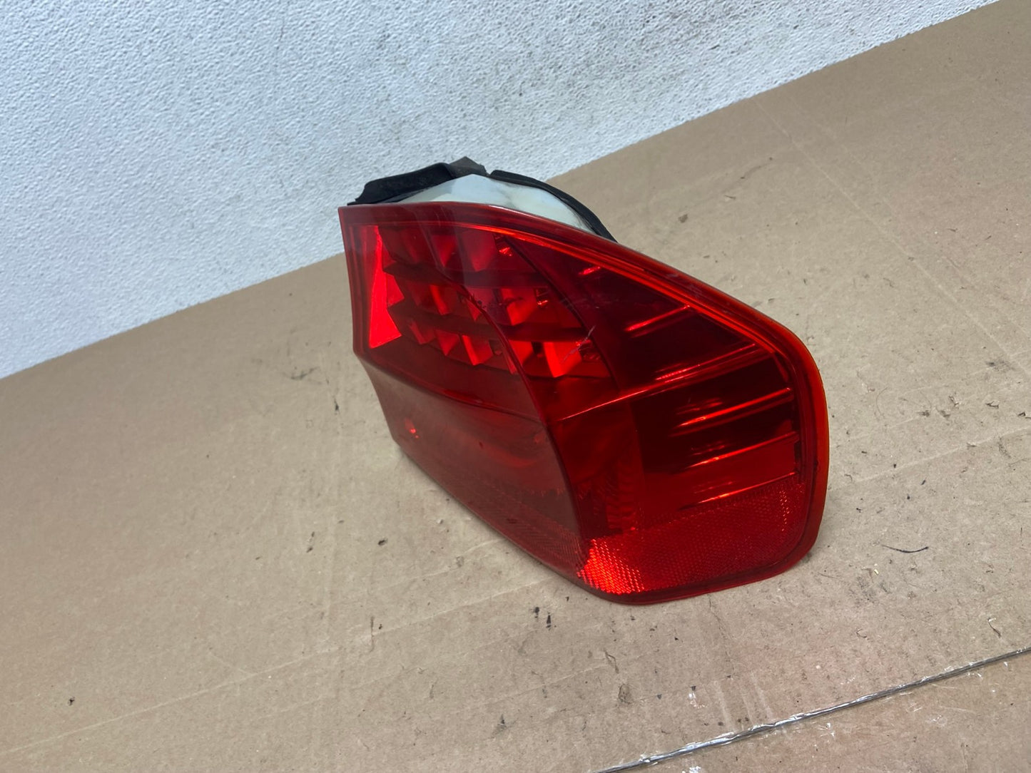2009 2010 BMW 328i 3 Series Right Passenger RH Side Tail Light AE6065 LK1