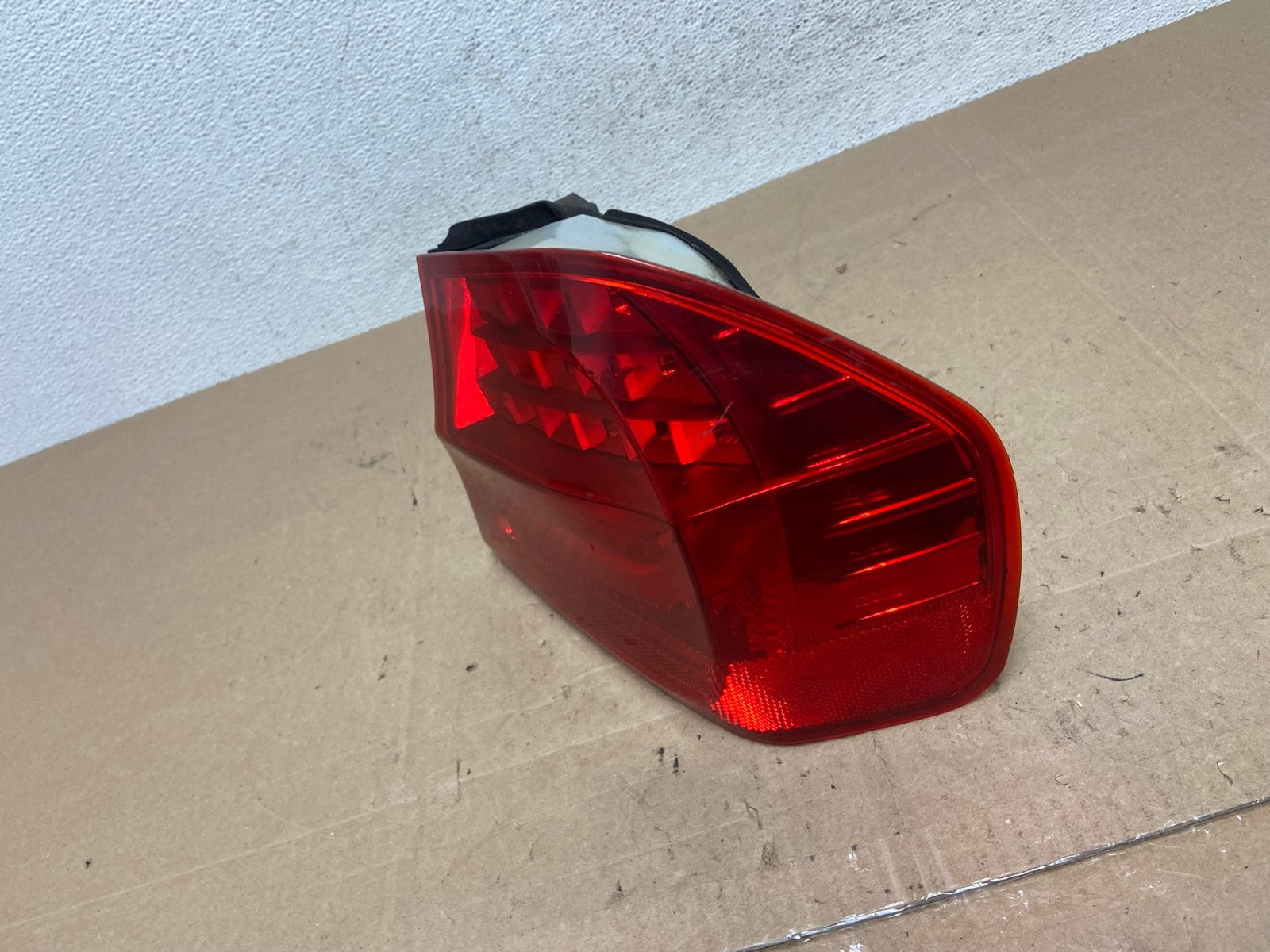 2009 2010 BMW 328i 3 Series Right Passenger RH Side Tail Light AE6065 LK1