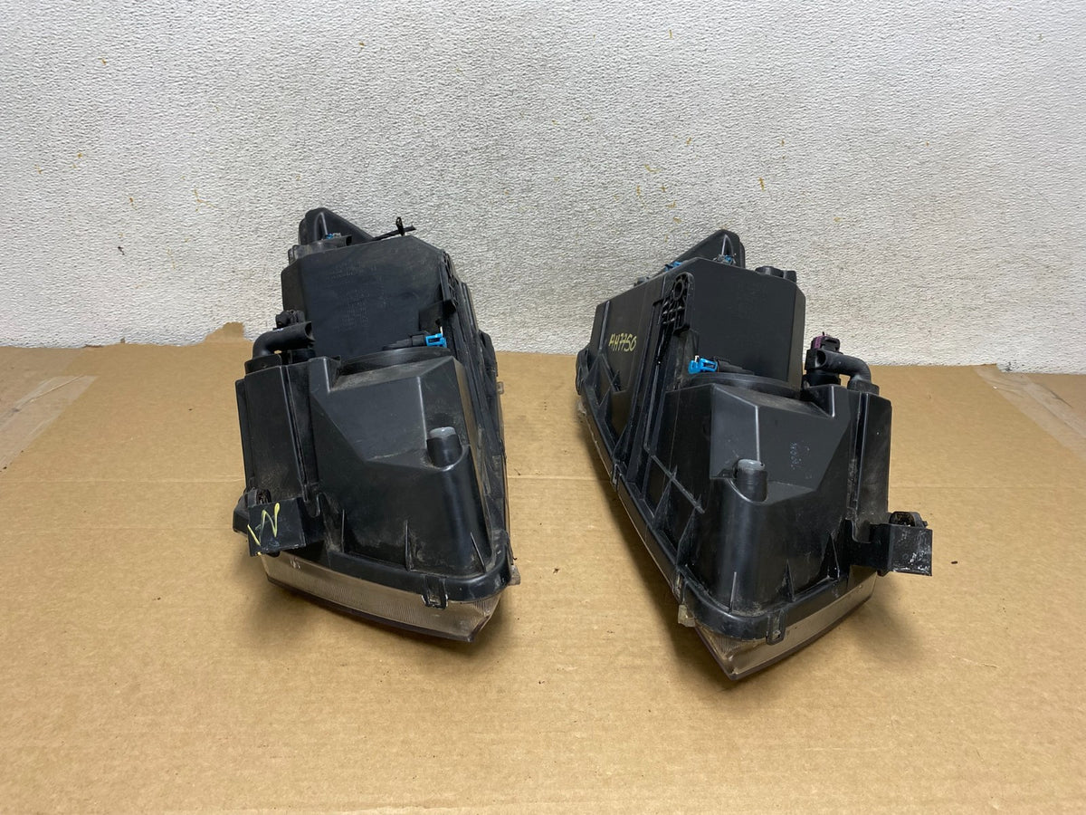2009 to 2017 Dodge Journey Headlights Left+Right Set Halogen AH7750 DW9