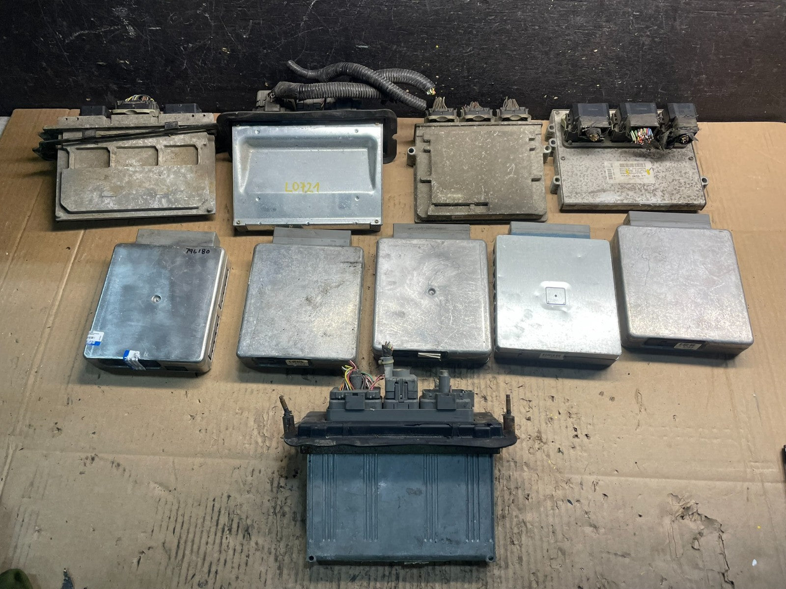 Mix of 10 Ford ECM Engine Computer Module U8969 PS0