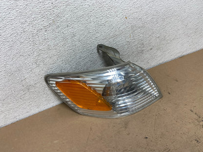 2000 - 2001 Toyota Camry Front Right Passenger RH Turn Signal AF4941 DW2