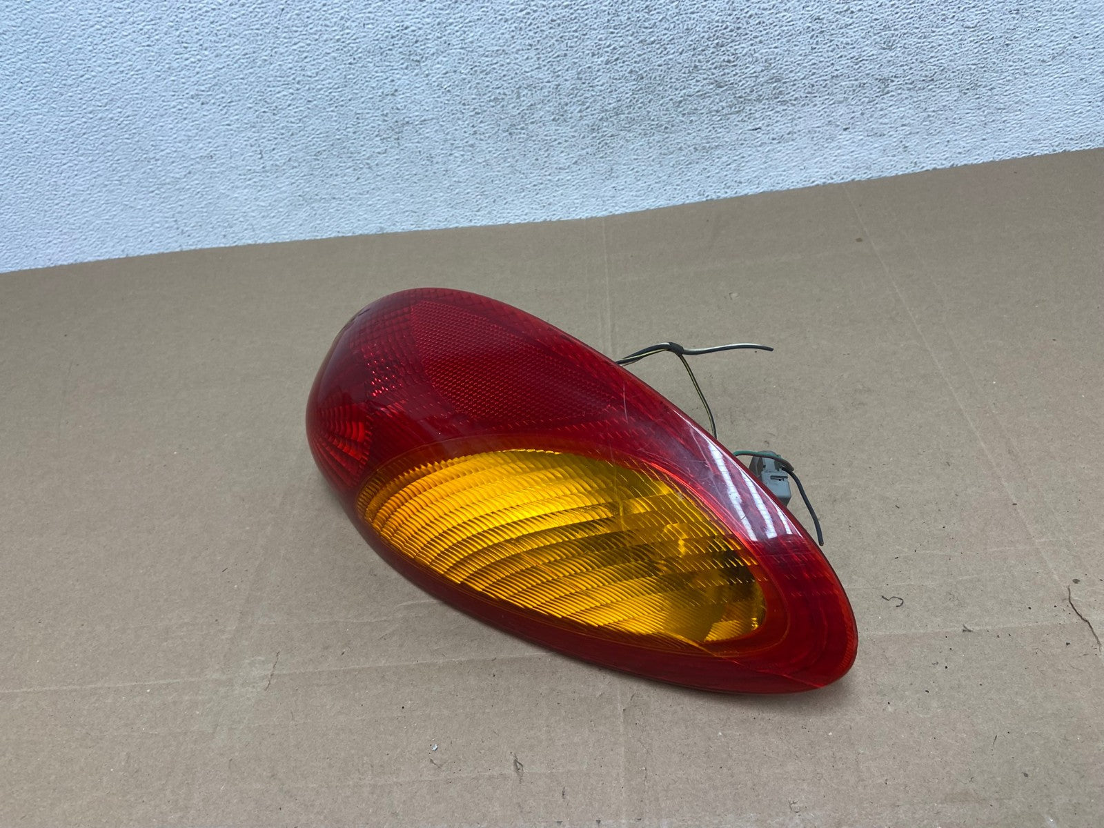 2001-2005 Chrysler PT Cruiser Left Driver LH Side Tail Light AC3154 DW1