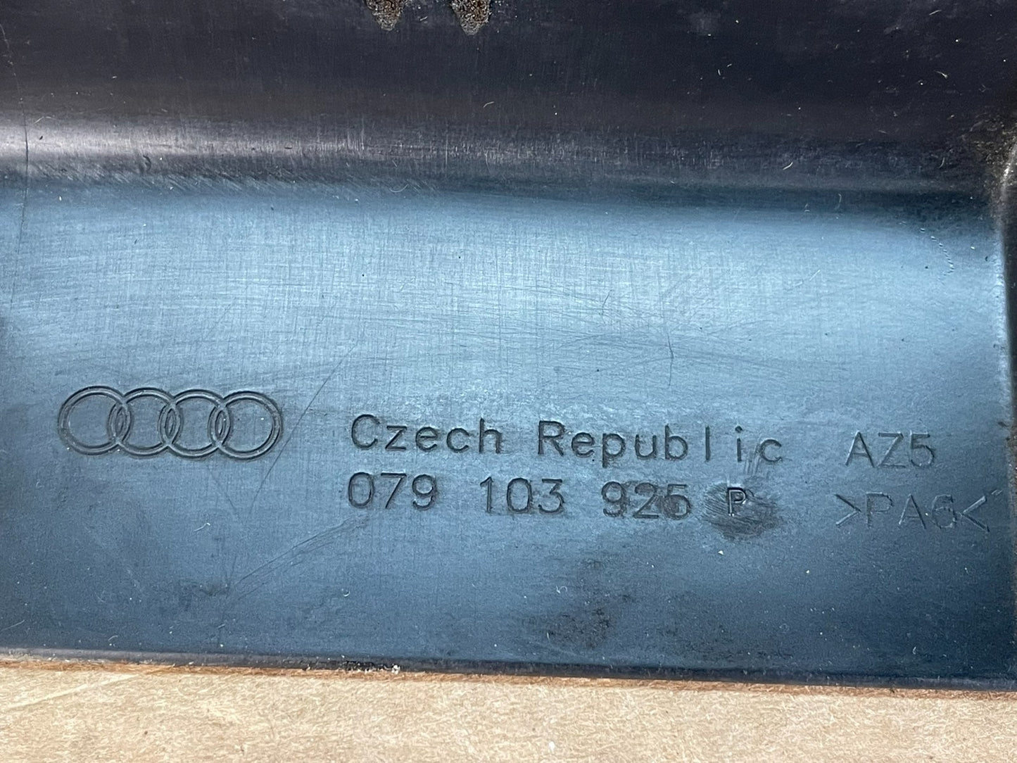 2011-2012 Audi D4 A8L A8 4.2L Engine Black Cover Trim 079103925 AF5303 DG6