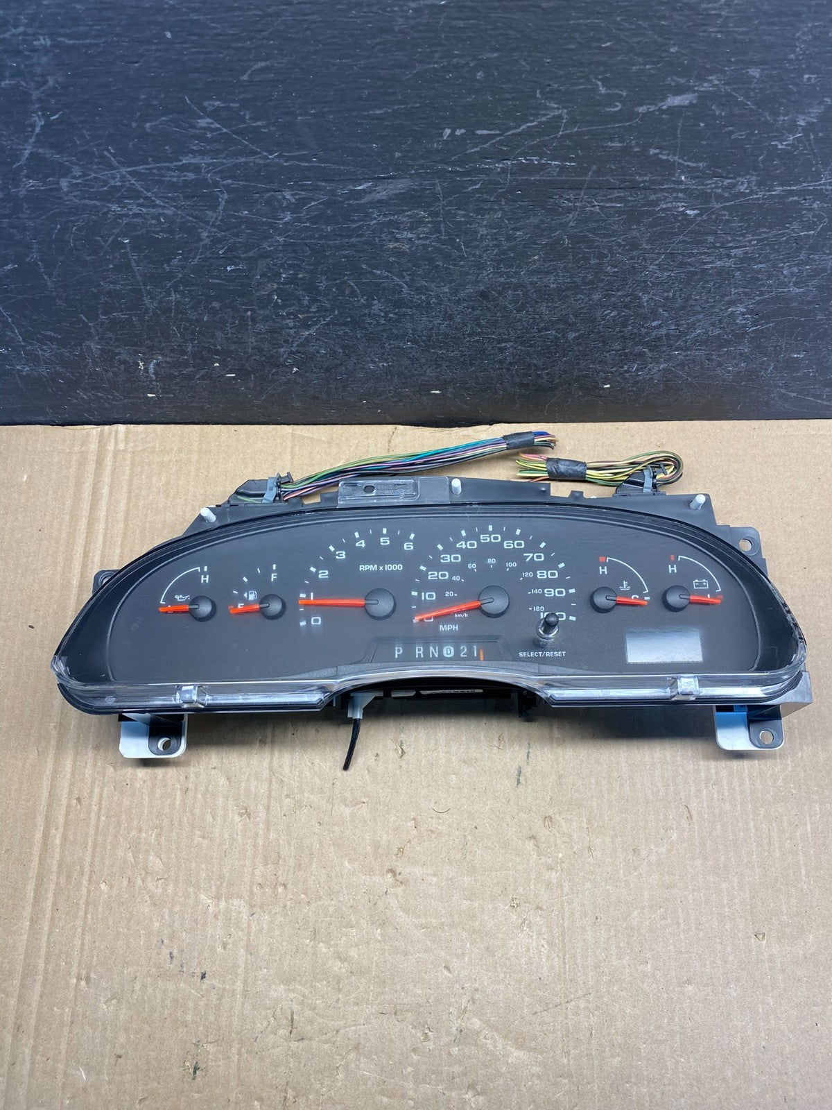 2004 to 2007 Ford E150 E250 E350 Gauge Speedometer Cluster ae7636 DG0