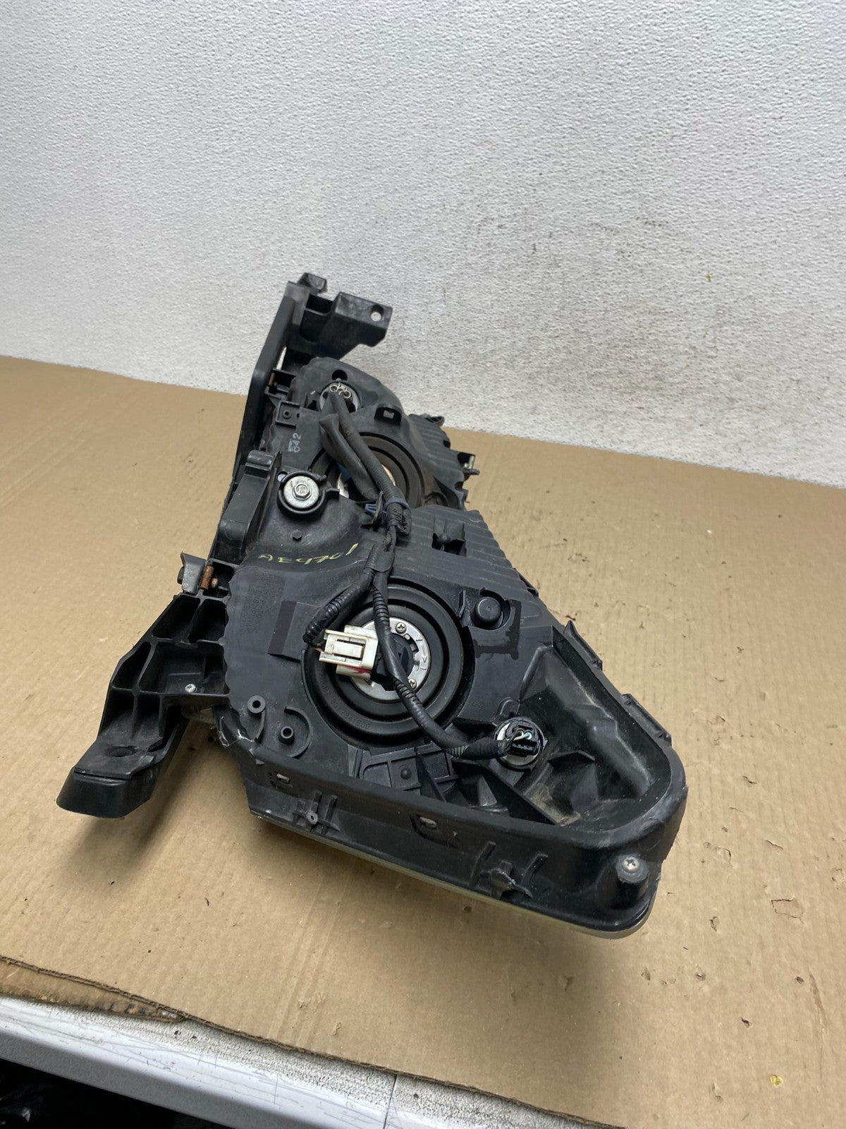 2008 to 2012 Honda Accord Sedan Right Passenger RH Headlight AE9701 DW7