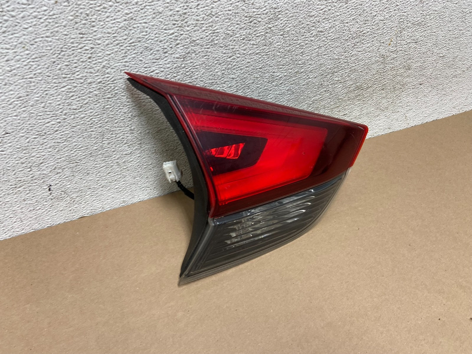 2017 - 2020 Nissan Rogue Inner Left Driver LH Side Tail Light AG5700 DW2