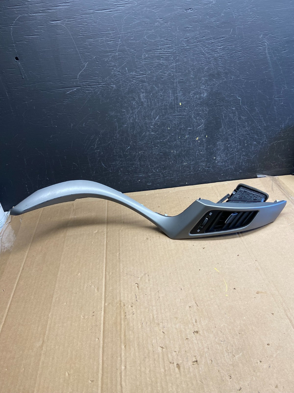 2013 to 2017 Hyundai Elantra GT Dashboard Left Air Vent ad2129 DG1