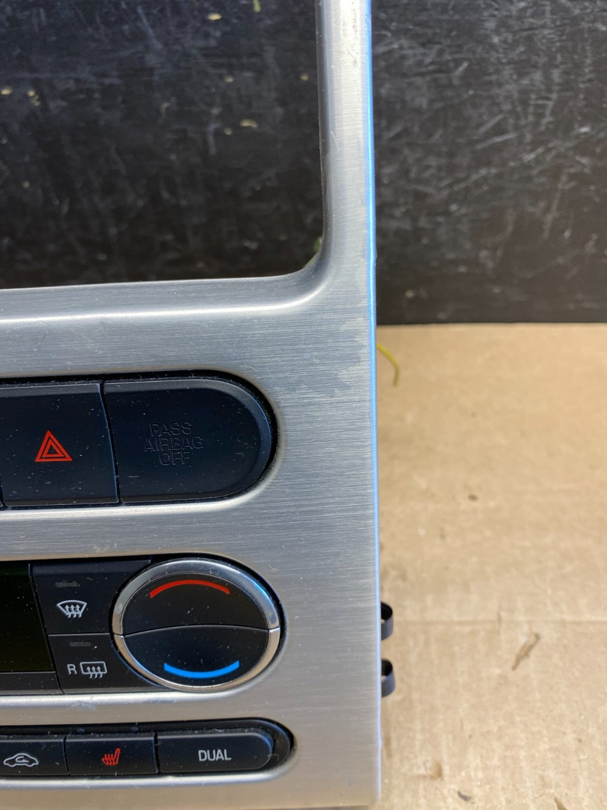 2007 - 2010 Ford Edge Heater Climate Control Radio Control Dash Bezel AC6558 DG3