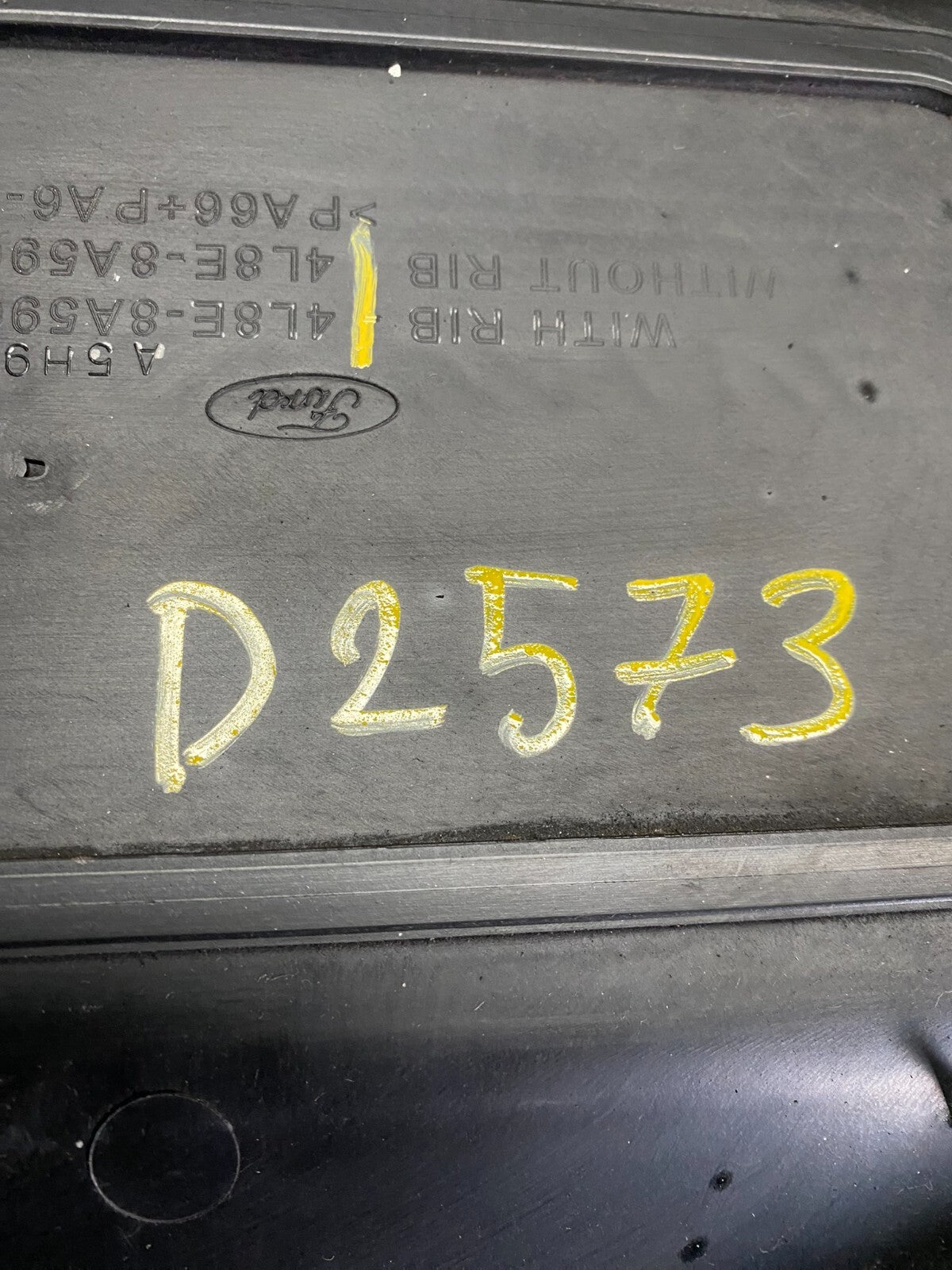 2000 to 2003 Mazda Tribute  DOHC 24 VALVE Engine Shield Top Cover D2573 PS7