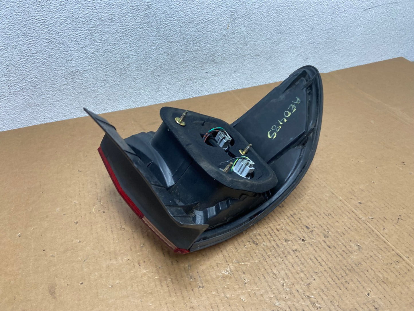 1998 to 2000 Honda Accord Sedan 4door Right RH Side Tail Light AE0485 LK5